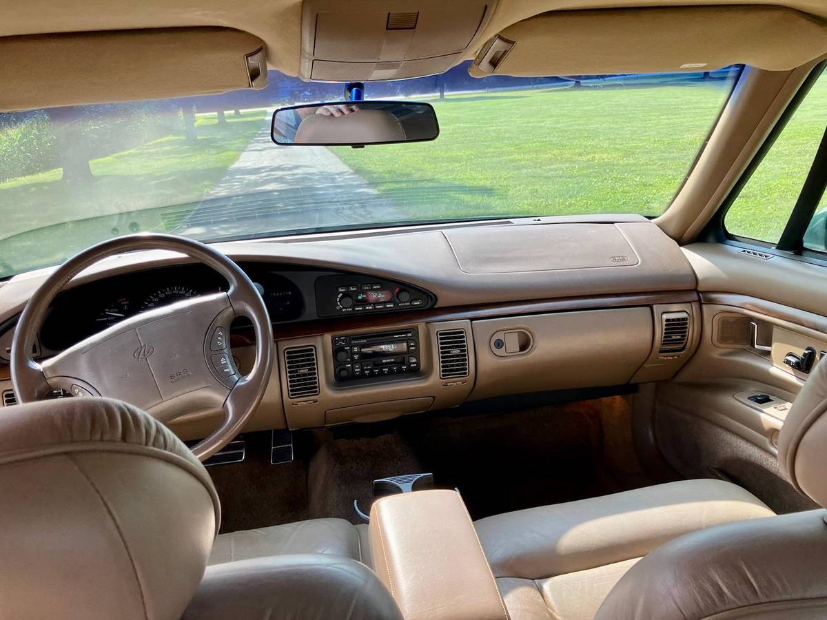 Oldsmobile-98-regency-elite-1995-15