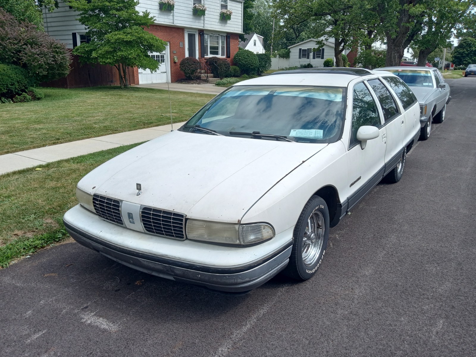 Oldsmobile-Custom-Cruiser-1991-Wagon-2