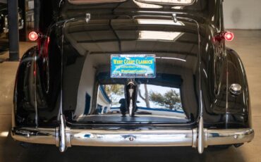 Oldsmobile-Custom-LS3-V8-Model-F38-Touring-1938-4-Door-Sedan-19