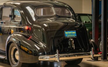 Oldsmobile-Custom-LS3-V8-Model-F38-Touring-1938-4-Door-Sedan-23