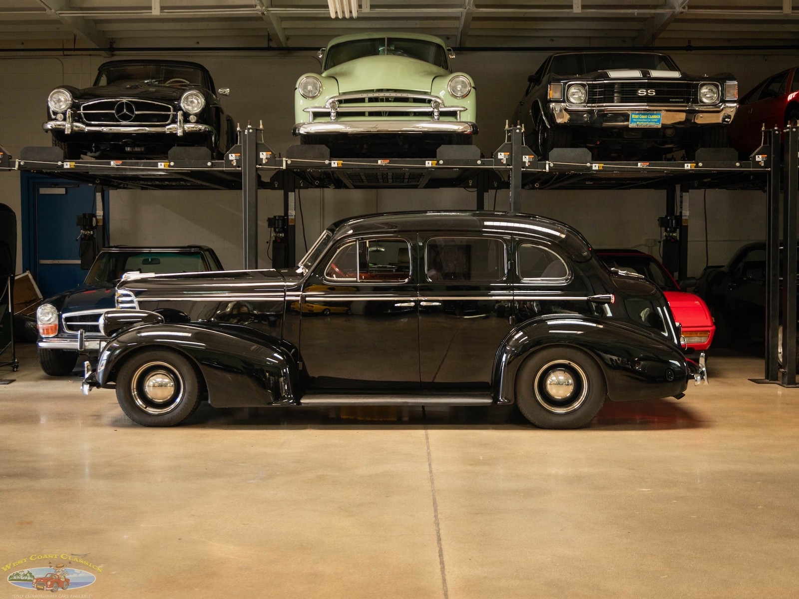 Oldsmobile-Custom-LS3-V8-Model-F38-Touring-1938-4-Door-Sedan-6