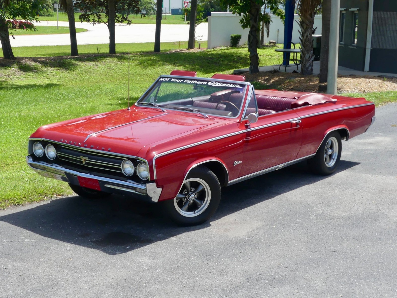 Oldsmobile-Cutlass-1964-Convertible-7