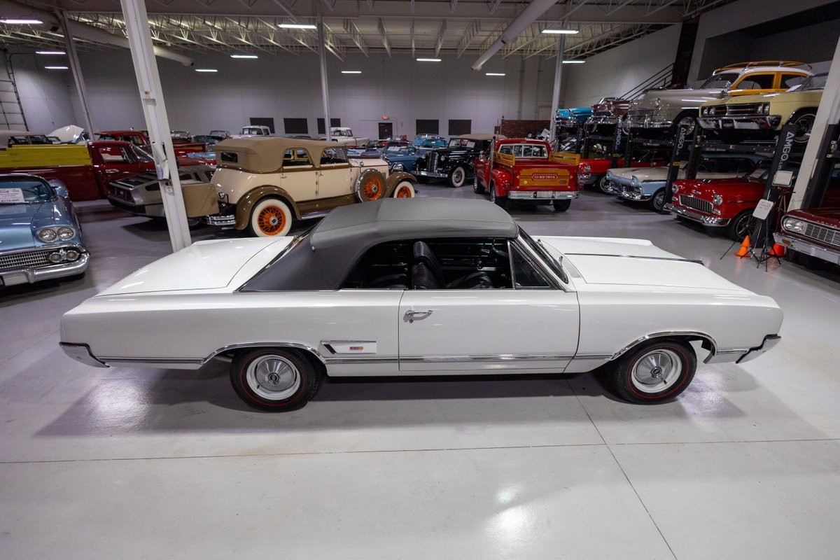 Oldsmobile-Cutlass-1965-Convertible-15