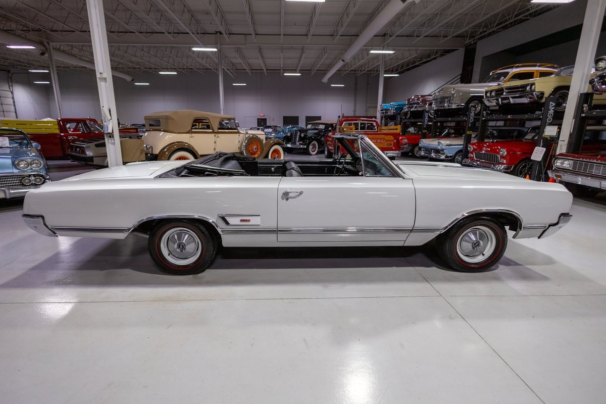 Oldsmobile-Cutlass-1965-Convertible-23