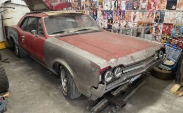 Oldsmobile-Cutlass-1966-Red