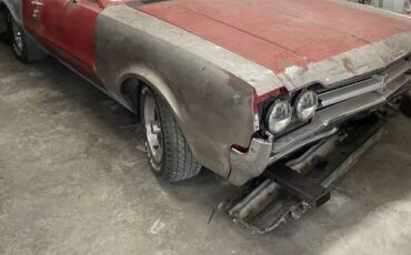 Oldsmobile-Cutlass-1966-Red-4