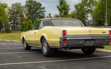 Oldsmobile-Cutlass-1967-Coupe-2