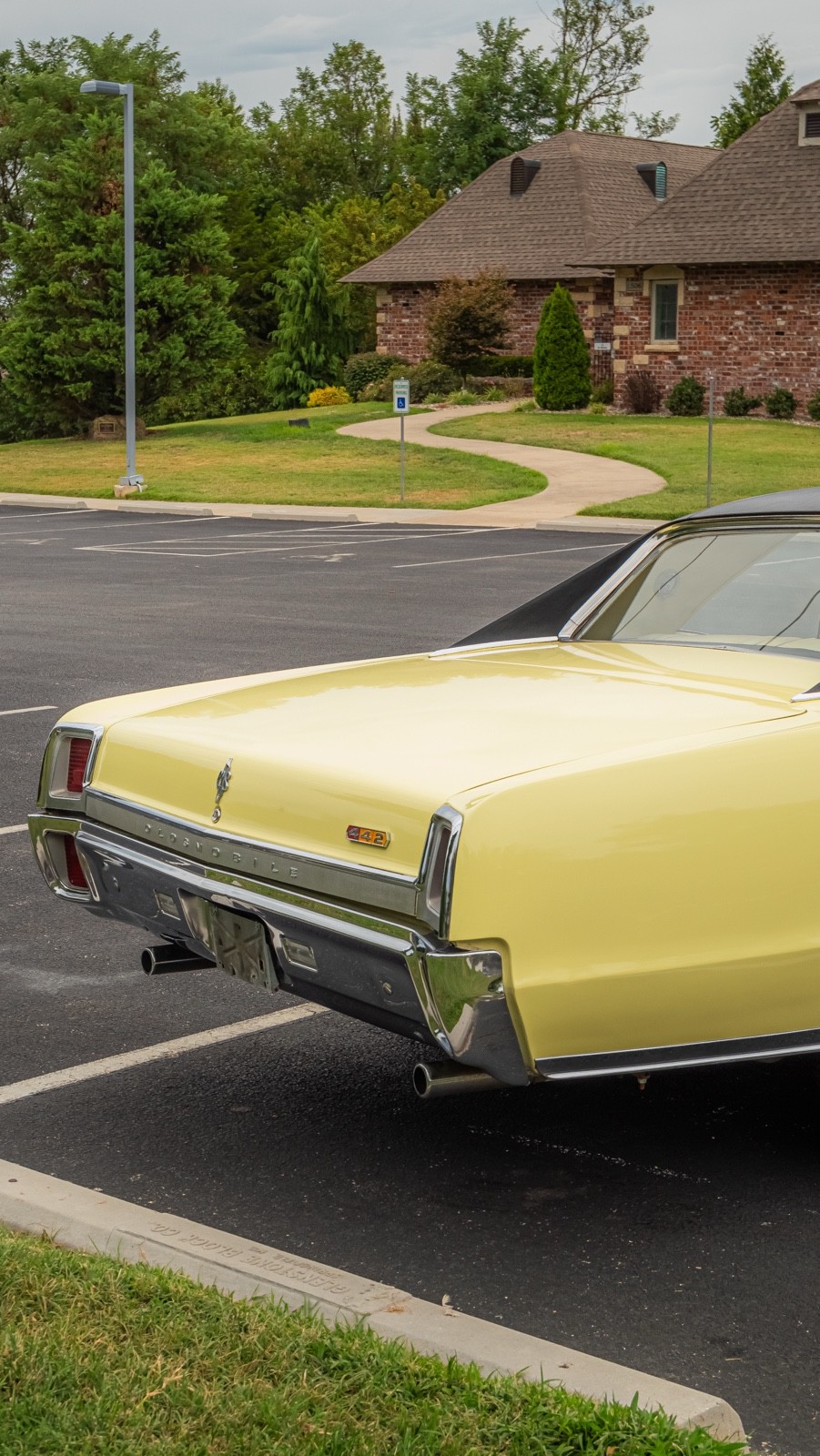 Oldsmobile-Cutlass-1967-Coupe-25