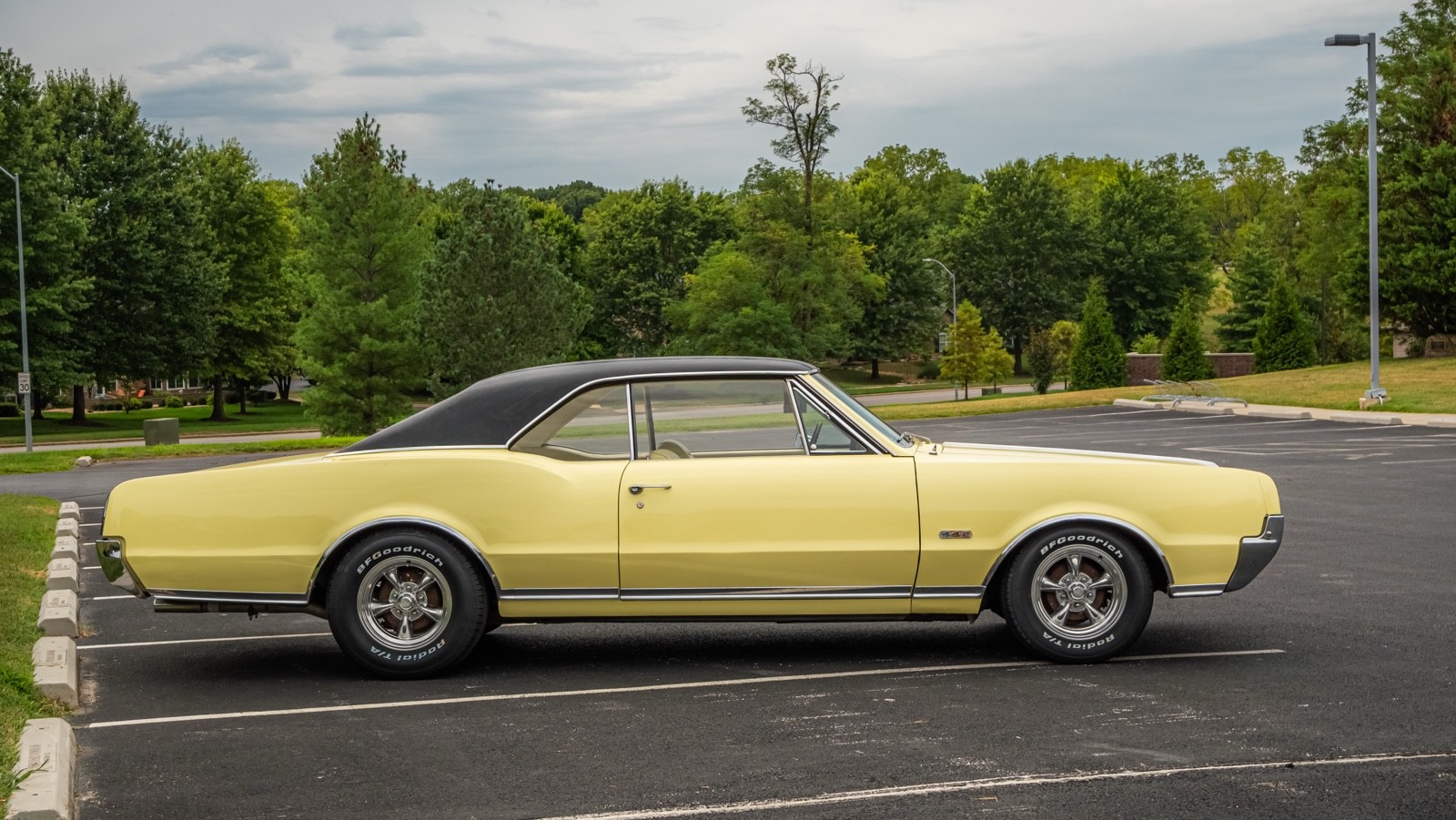 Oldsmobile-Cutlass-1967-Coupe-27