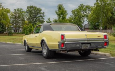 Oldsmobile-Cutlass-1967-Coupe-29