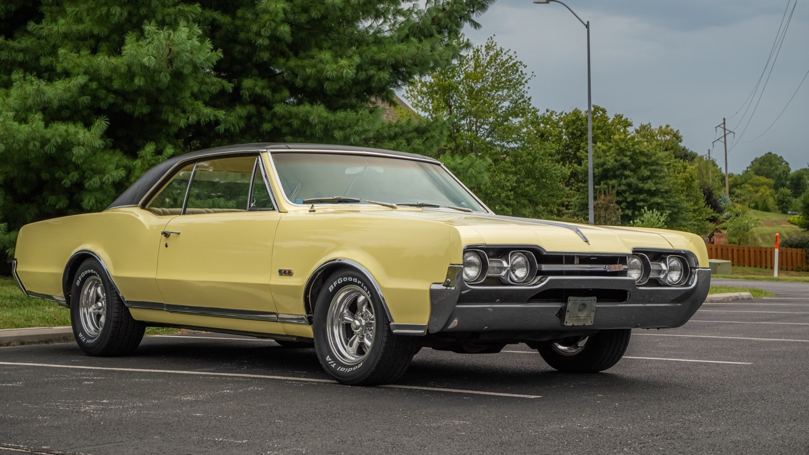 Oldsmobile-Cutlass-1967-Coupe