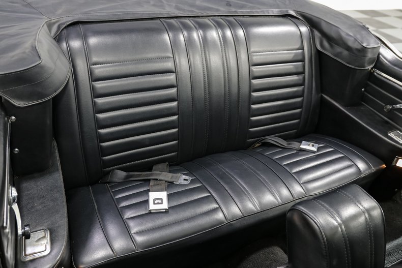 Oldsmobile-Cutlass-1967-Yellow-BLACK-11