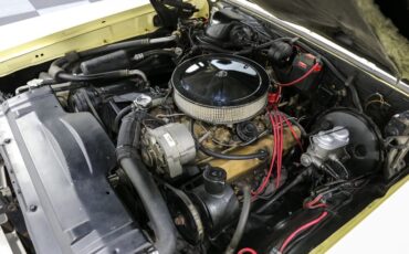 Oldsmobile-Cutlass-1967-Yellow-BLACK-25
