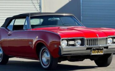 Oldsmobile-Cutlass-1968-Red-3