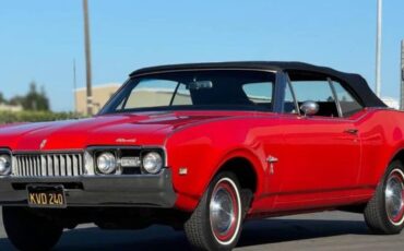 Oldsmobile-Cutlass-1968-Red-4