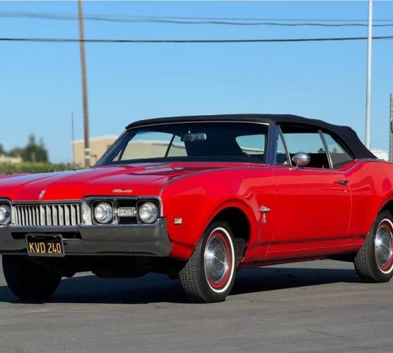 Oldsmobile-Cutlass-1968-Red-4