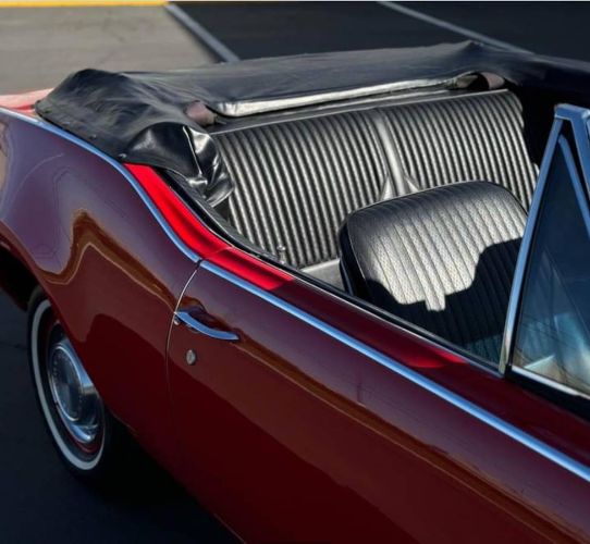 Oldsmobile-Cutlass-1968-Red-7