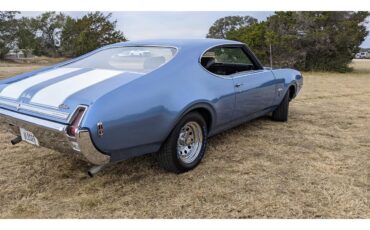 Oldsmobile-Cutlass-1969-Blue-Black-3