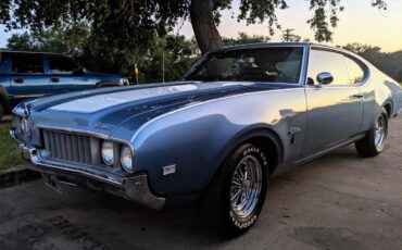 Oldsmobile-Cutlass-1969-Blue-Black-7