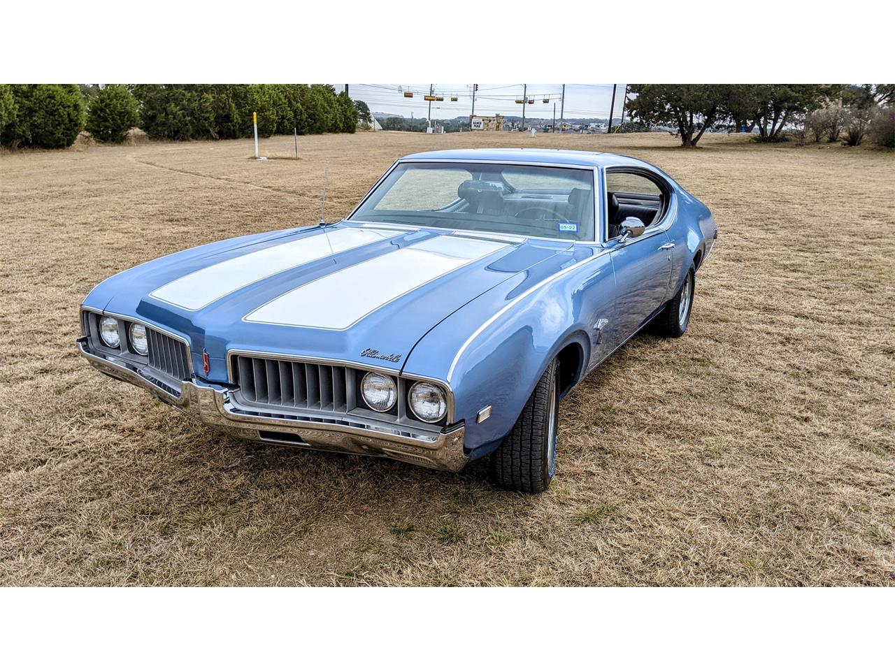 Oldsmobile-Cutlass-1969-Blue-Black