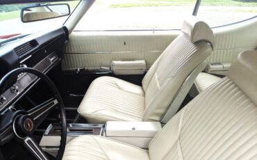 Oldsmobile-Cutlass-1969-Crimson-RedWhite-Pearl-White-29