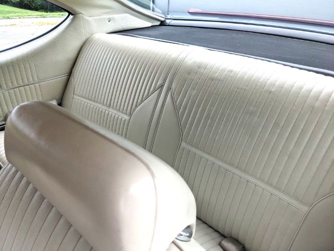 Oldsmobile-Cutlass-1969-Crimson-RedWhite-Pearl-White-31