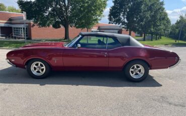 Oldsmobile-Cutlass-1969-Crystal-Rock-Red-Black-4