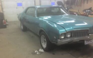 Oldsmobile-Cutlass-1969-Custom-2