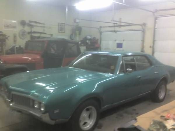 Oldsmobile-Cutlass-1969-Custom