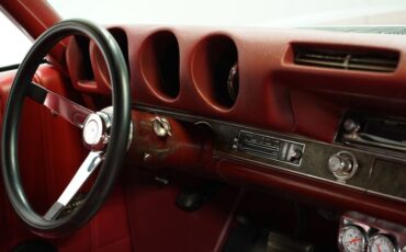Oldsmobile-Cutlass-1969-Platinum-Red-10
