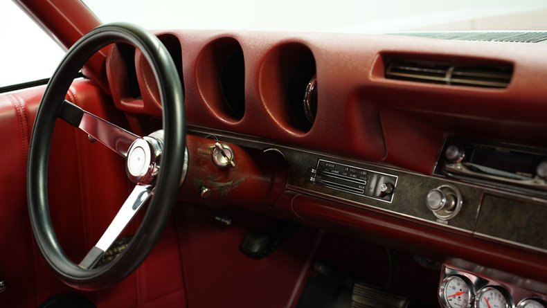 Oldsmobile-Cutlass-1969-Platinum-Red-10