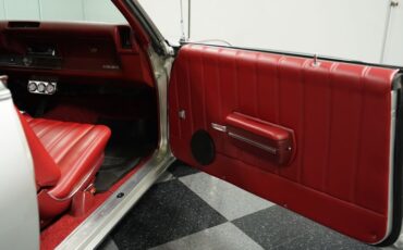 Oldsmobile-Cutlass-1969-Platinum-Red-11