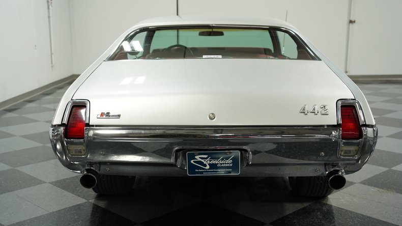 Oldsmobile-Cutlass-1969-Platinum-Red-12