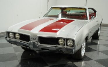 Oldsmobile-Cutlass-1969-Platinum-Red-19