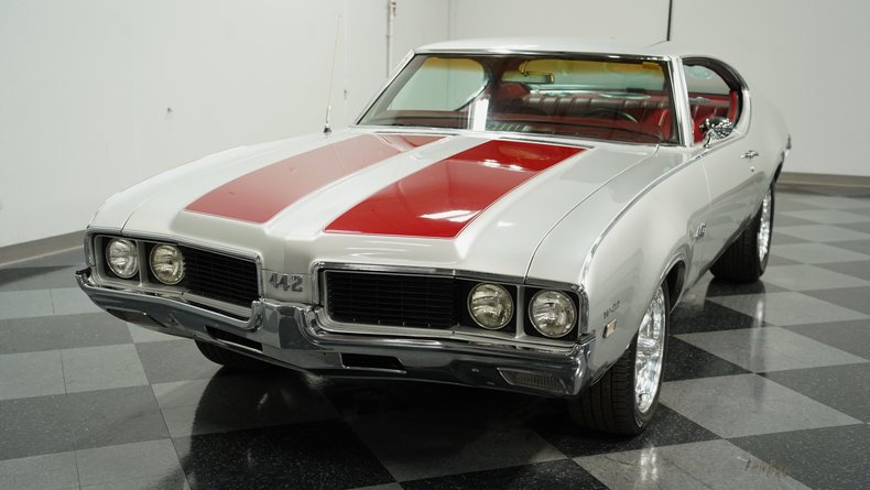 Oldsmobile-Cutlass-1969-Platinum-Red-19