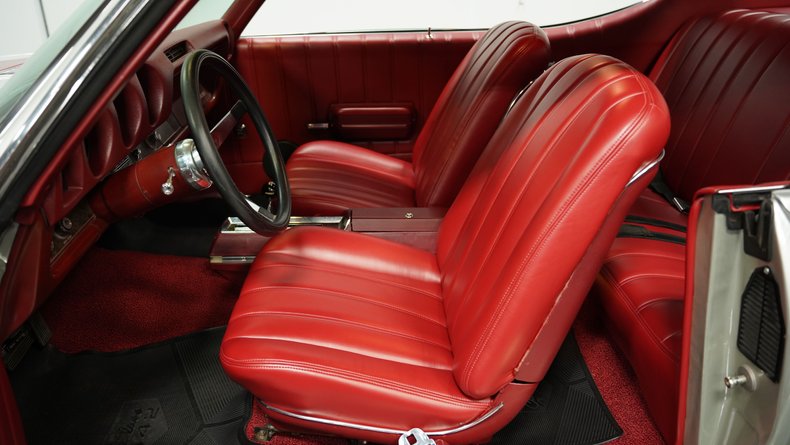 Oldsmobile-Cutlass-1969-Platinum-Red-2