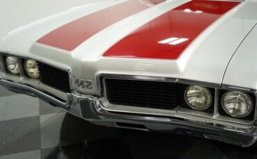 Oldsmobile-Cutlass-1969-Platinum-Red-21