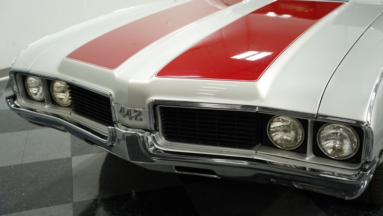 Oldsmobile-Cutlass-1969-Platinum-Red-21