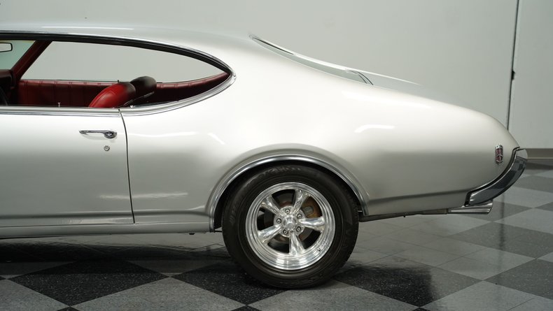 Oldsmobile-Cutlass-1969-Platinum-Red-24
