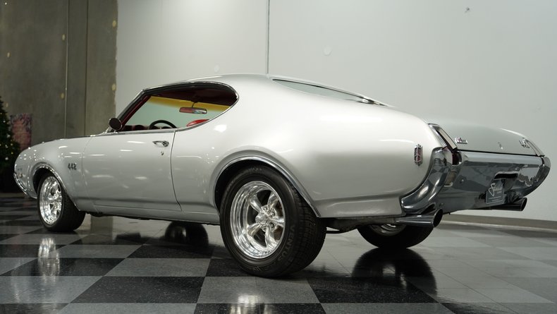 Oldsmobile-Cutlass-1969-Platinum-Red-25