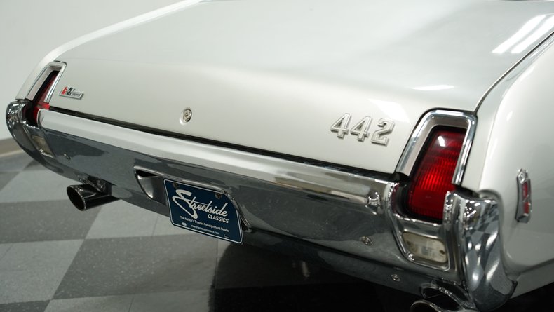 Oldsmobile-Cutlass-1969-Platinum-Red-27