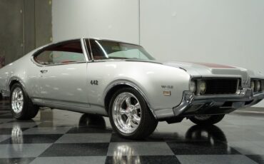 Oldsmobile-Cutlass-1969-Platinum-Red-29