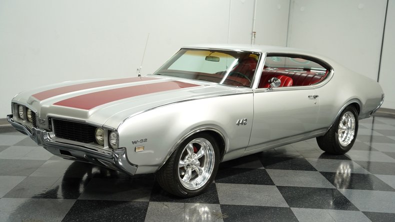Oldsmobile-Cutlass-1969-Platinum-Red-3