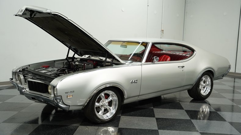 Oldsmobile-Cutlass-1969-Platinum-Red-30