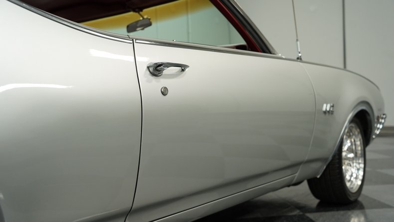 Oldsmobile-Cutlass-1969-Platinum-Red-45
