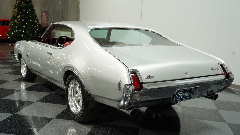 Oldsmobile-Cutlass-1969-Platinum-Red-5