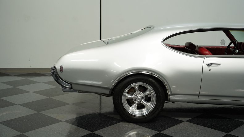 Oldsmobile-Cutlass-1969-Platinum-Red-6