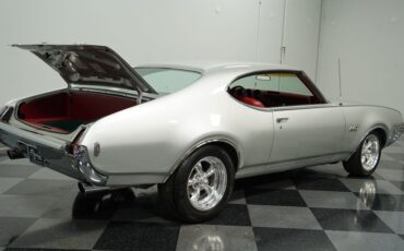 Oldsmobile-Cutlass-1969-Platinum-Red-7