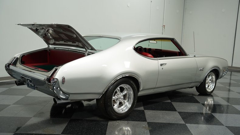 Oldsmobile-Cutlass-1969-Platinum-Red-7