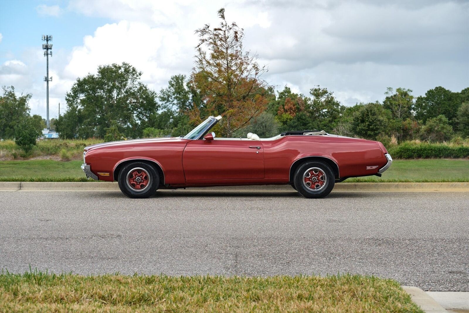 Oldsmobile-Cutlass-1970-CV-Convertible-1